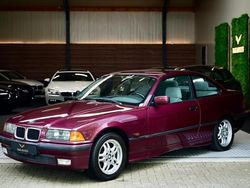 Rood, metallic lak Gebruikt 1996 BMW 320 Executive Coupé | € 9.950