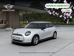 Wit Nieuw 2025 Mini Cooper SE Essential Hatchback | € 32.719 (Super prijs)