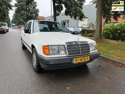 Wit Gebruikt 1985 Mercedes E230 Sedan | € 8.250