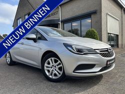 Grijs Gebruikt 2017 Opel Astra Edition Hatchback | € 8.900 (Eerlijke prijs)