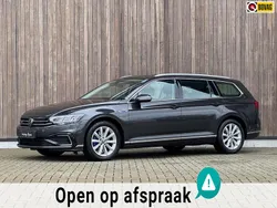 Grijs, metallic lak Gebruikt 2021 VW Passat Business Stationwagen | € 23.900 (Goede deal)