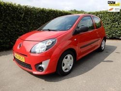 Rood Gebruikt 2011 Renault Twingo Authentique Hatchback | € 3.250 (Iets duurder)