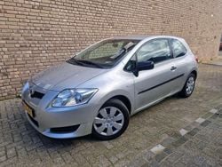 Zilver Gebruikt 2007 Toyota Auris Terra Hatchback | € 3.300 (Eerlijke prijs)