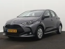 Grijs metallic Gebruikt 2024 Toyota Yaris Active Hatchback | € 22.945 (Eerlijke prijs)