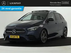 Donker metallic denimblauw Gebruikt 2020 Mercedes B180 Business MPV | € 32.945 (Duur)