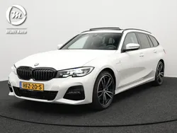 Wit Gebruikt 2020 BMW 330e Sport Line Stationwagen | € 32.440 (Eerlijke prijs)