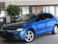 Blauw, metallic lak Gebruikt 2022 VW Polo Style Hatchback | € 19.950 (Eerlijke prijs)