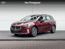Piemont rot Gebruikt 2024 BMW 218 Luxury Line Stationwagen | € 39.900