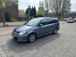 Grijs, metallic lak Gebruikt 2004 Honda Stream Sport MPV | € 1.700
