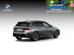 Grijs, metallic lak Nieuw 2025 BMW 120 Comfort Edition Hatchback | € 56.183 (Iets duurder)