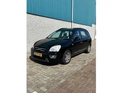 Zwart Gebruikt 2007 Kia Carens MPV | € 2.600 (Goede deal)