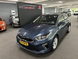 Blauw Gebruikt 2018 Kia Ceed Hatchback | € 14.950 (Eerlijke prijs)