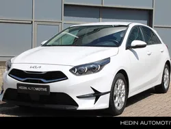 Wit Gebruikt 2022 Kia Ceed Hatchback | € 19.950 (Eerlijke prijs)
