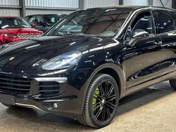 Zwart Gebruikt 2015 Porsche Cayenne SUV | € 28.500 (Eerlijke prijs)