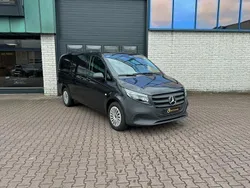 Grijs Gebruikt 2024 Mercedes Vito MPV | € 46.000 (Duur)