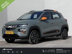 Groen "lichengrijs" Gebruikt 2023 Dacia Spring Expression Hatchback | € 12.735 (Iets duurder)