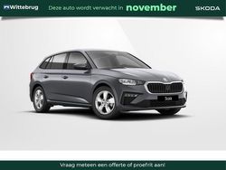 Grijs, metallic lak Gebruikt 2024 Skoda Scala Selection Hatchback | € 31.497 (Eerlijke prijs)