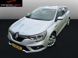 Grijs, metallic lak Gebruikt 2017 Renault Mégane GrandTour LIMITED Stationwagen | € 10.949 (Goede deal)