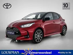 Rood Gebruikt 2025 Toyota Yaris Hybrid Plus Hatchback | € 36.995