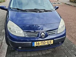 Gebruikt 2006 Renault Scénic II Privilege MPV | € 1.999 (Eerlijke prijs)