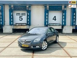 Grijs Gebruikt 2008 Opel Insignia Sport Sedan | € 8.199 (Eerlijke prijs)