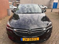 Zwart Gebruikt 2016 Opel Astra Edition Hatchback | € 6.250 (Super prijs)