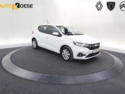 Wit Gebruikt 2024 Dacia Sandero Expression Hatchback | € 19.900 (Eerlijke prijs)