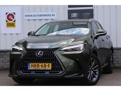 Groen, metallic lak Gebruikt 2023 Lexus NX350h Business Edition SUV | € 52.900