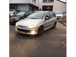 Grijs Gebruikt 2006 Peugeot 206 Quiksilver Stationwagen | € 995 (Goede deal)