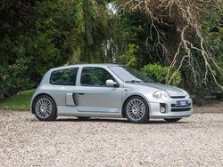 Zilver, metallic lak Gebruikt 2001 Renault Clio II Hatchback | € 65.000
