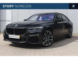 Zwart, metallic lak Gebruikt 2022 BMW 745 Executive Sedan | € 66.950 (Eerlijke prijs)