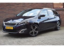 Blauw Gebruikt 2015 Peugeot 308 Premium Stationwagen | € 4.949 (Iets duurder)