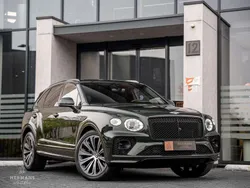 Groen, metallic lak Gebruikt 2023 Bentley Bentayga SUV | € 239.950