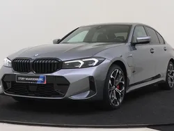 Grijs Nieuw 2025 BMW 330e M Sport Sedan | € 73.071 (Iets duurder)