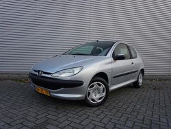 Hatchback Gebruikt 2002 Peugeot 206 Hatchback | € 1.850 (Eerlijke prijs)