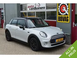 Wit Gebruikt 2015 Mini Cooper Hatchback | € 9.945