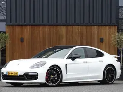 Wit, metallic lak Gebruikt 2017 Porsche Panamera Turbo Sport Sedan | € 69.995