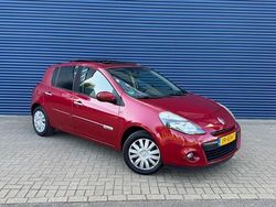 Rood Gebruikt 2011 Renault Clio II Hatchback | € 3.500 (Iets duurder)