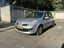 Grijs Gebruikt 2009 Renault Clio II Collection Hatchback | € 1.750 (Goede deal)