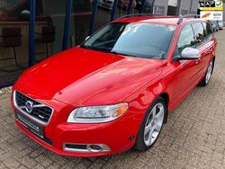 Rood Gebruikt 2011 Volvo V70 R-Design Stationwagen | € 17.445 (Duur)