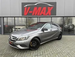 Grijs, metallic lak Gebruikt 2012 Mercedes A200 Prestige Hatchback | € 14.750 (Iets duurder)