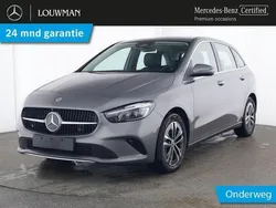 Grijs, metallic lak Gebruikt 2023 Mercedes B250 Progressive MPV | € 38.945 (Eerlijke prijs)