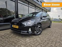 Zwart Gebruikt 2023 Hyundai i20 Comfort Hatchback | € 16.365 (Eerlijke prijs)