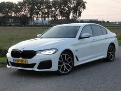 Wit Gebruikt 2022 BMW 530e M Sport Sedan | € 37.995 (Goede deal)