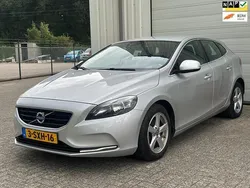 Grijs Gebruikt 2013 Volvo V40 Momentum Stationwagen | € 4.245 (Eerlijke prijs)