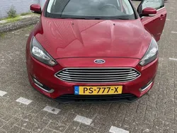 Rood Gebruikt 2017 Ford Focus Titanium Stationwagen | € 10.000 (Eerlijke prijs)