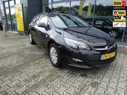 Zwart Gebruikt 2014 Opel Astra Cosmo Stationwagen | € 6.850 (Duur)