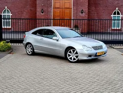 Grijs Gebruikt 2003 Mercedes C180 Coupé | € 2.299 (Eerlijke prijs)