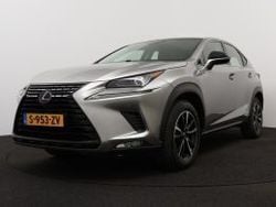 Zilver metallic Gebruikt 2023 Lexus NX300h Business Edition SUV | € 38.950