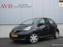 Zwart Gebruikt 2010 Toyota Aygo Hatchback | € 2.950 (Eerlijke prijs)